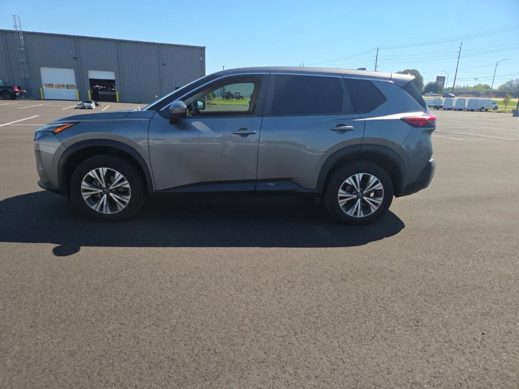 Used 2023 Gray Nissan SV image 7