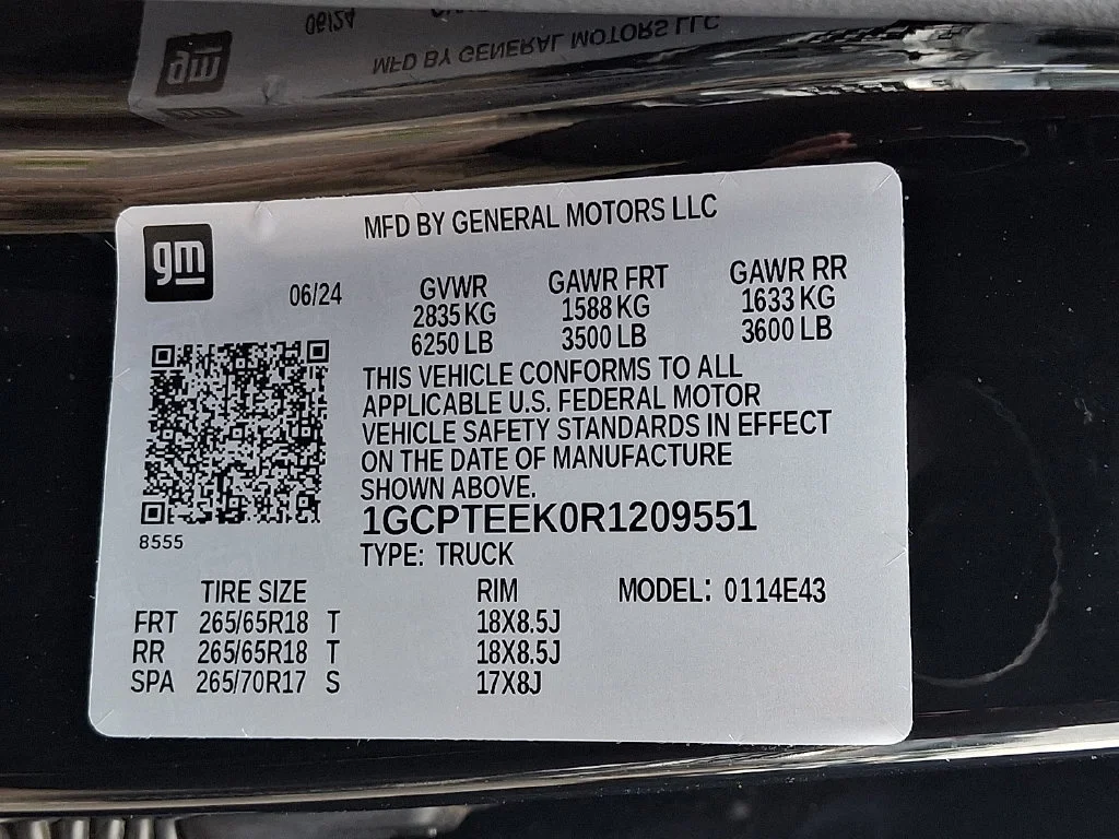 Used 2024 Black Chevrolet Trail Boss image 28