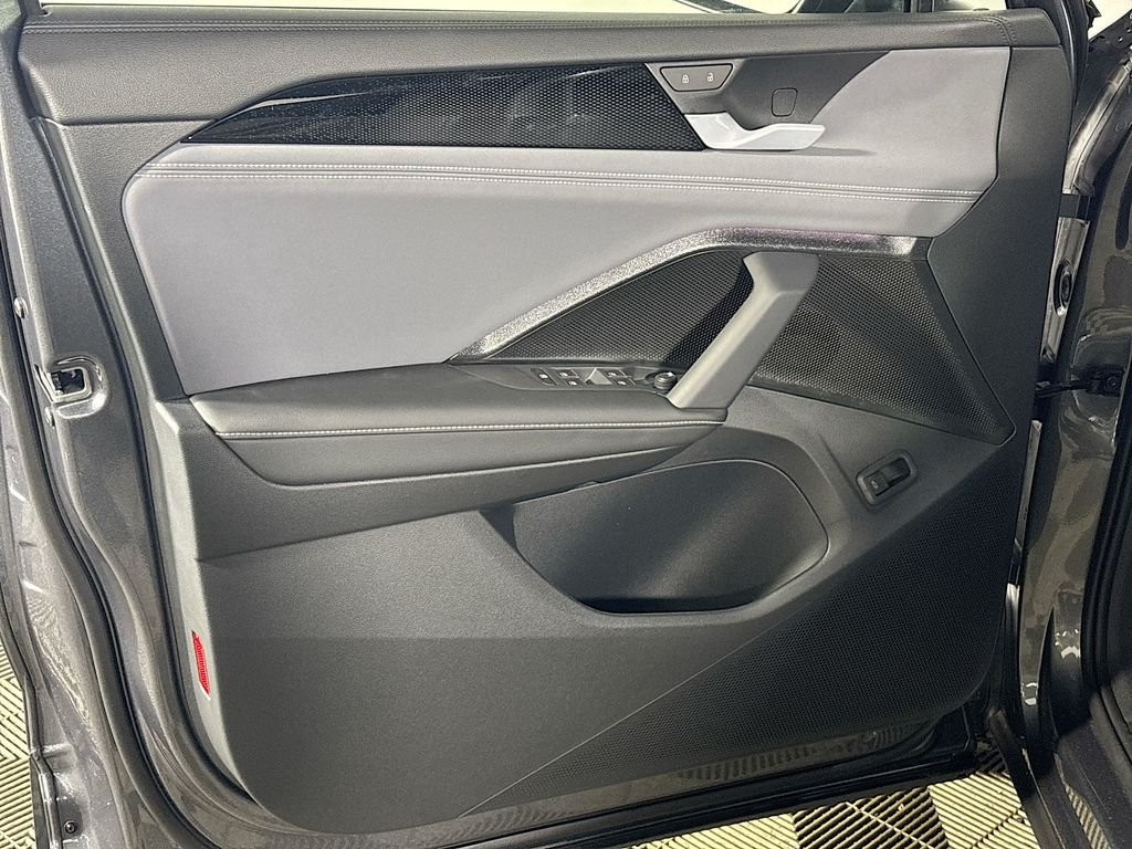 New 2026 Platinum Gray Metallic Volkswagen SE R-Line Black image 10
