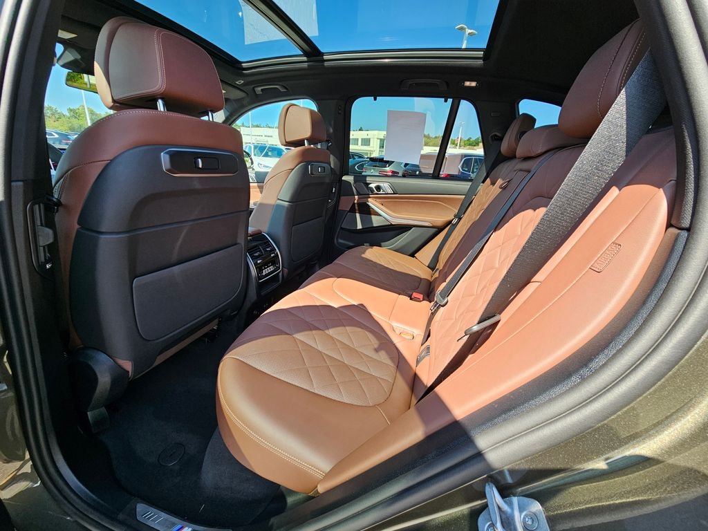 Used 2026 Manhattan Green Metallic BMW xDrive40i image 19
