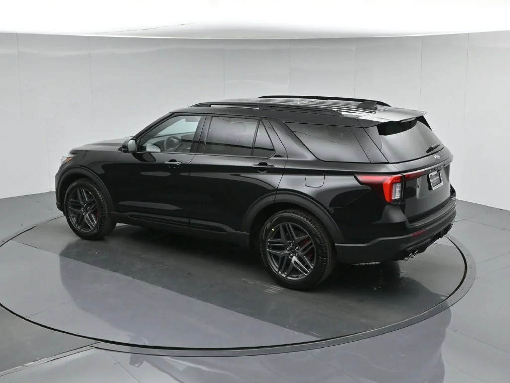 New 2026 Agate Black Metallic Ford ST image 43