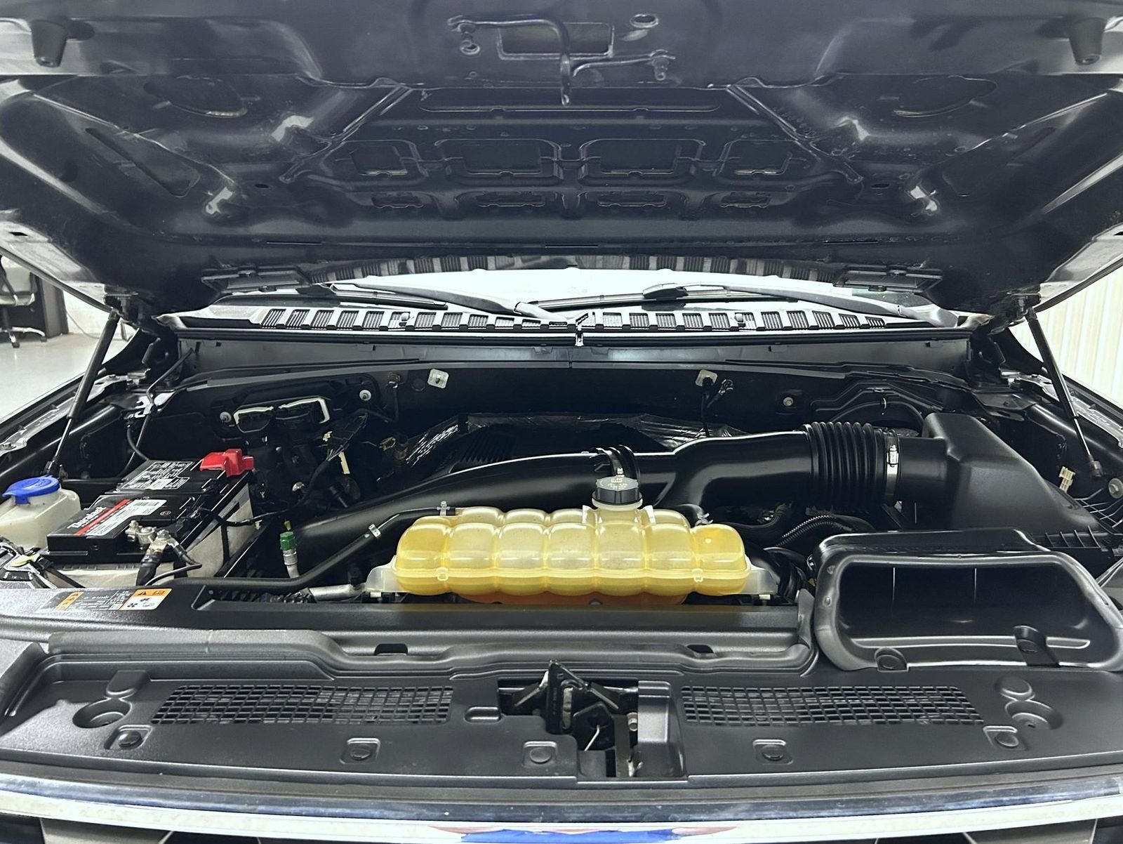 Used 2018 Gray Ford XLT image 25