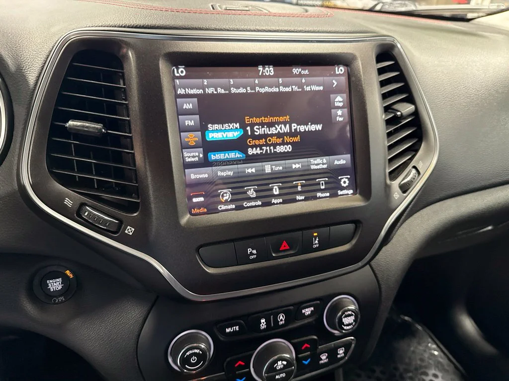 Used 2021 Beige Jeep Trailhawk image 27