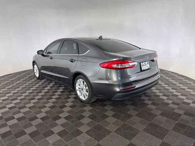 Used 2019 Gray Ford SE image 11
