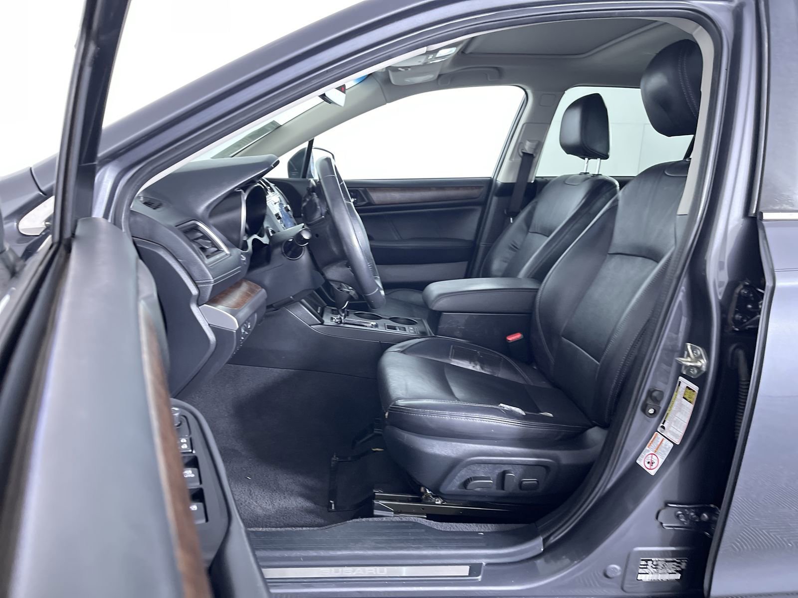 Used 2018 Magnetite Gray Metallic Subaru Limited image 15
