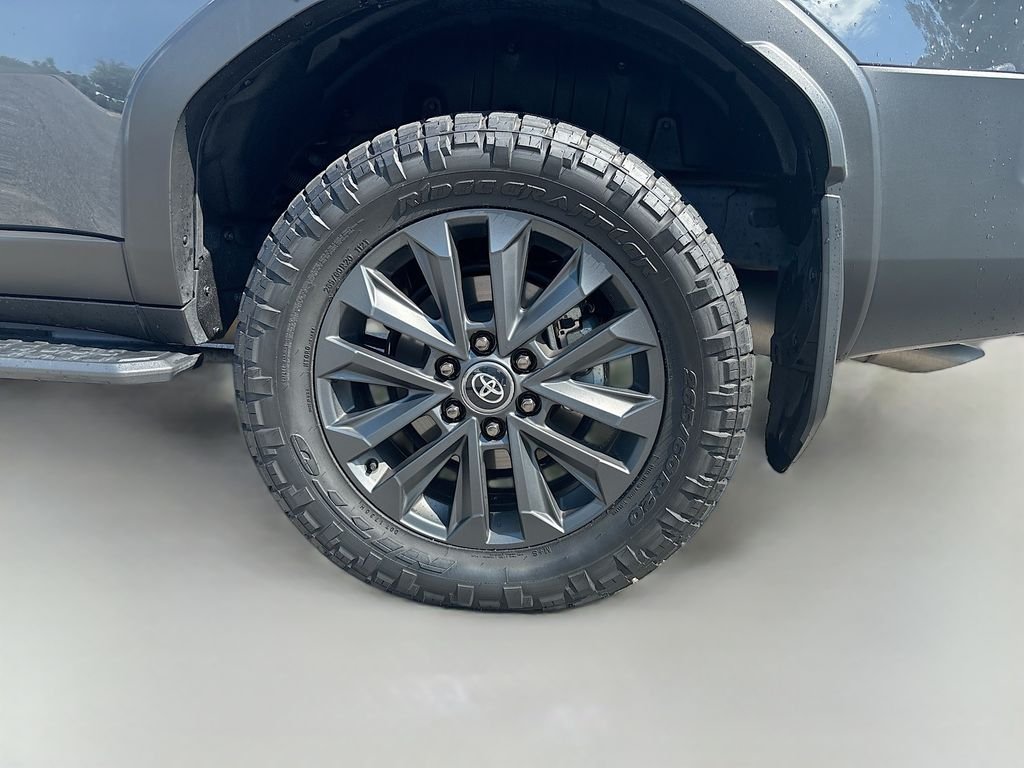 Used 2025  Toyota Base image 11