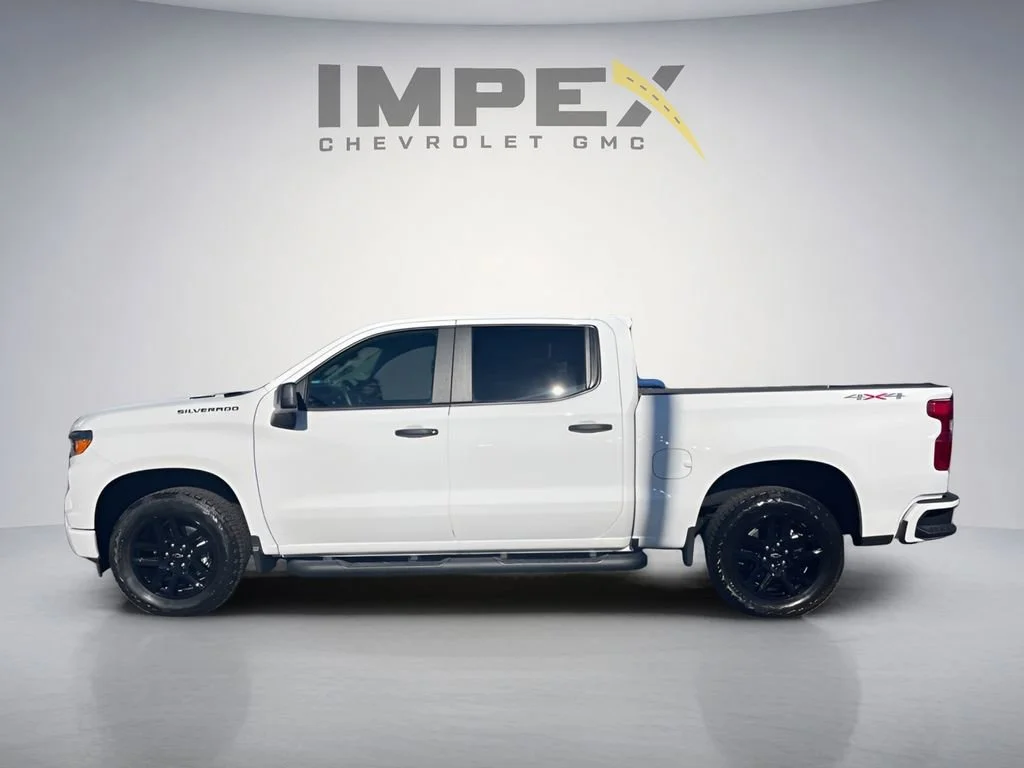 Used 2025 Summit White Chevrolet Custom image 2