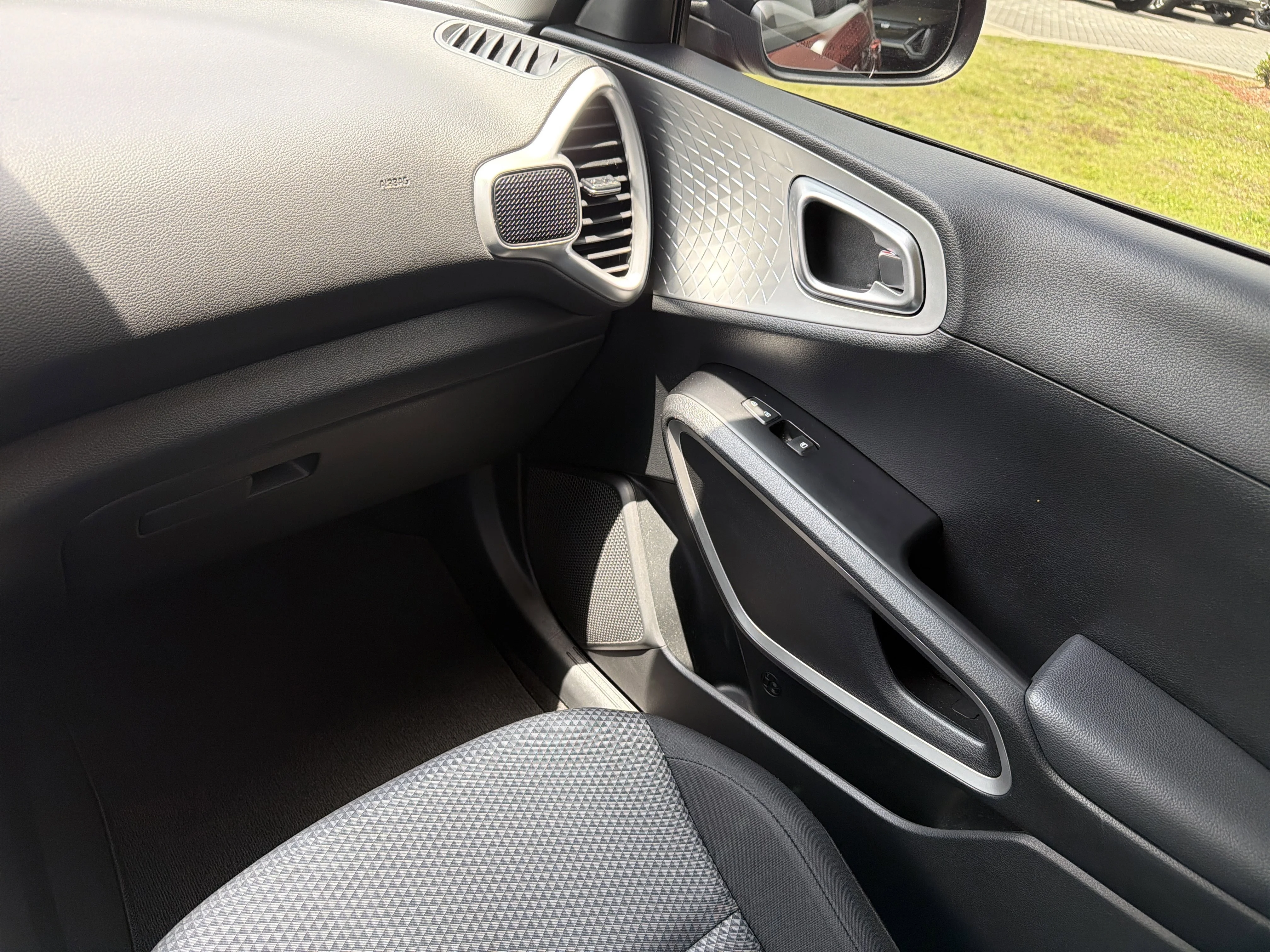 Used 2022 Mars Orange Kia LX image 16