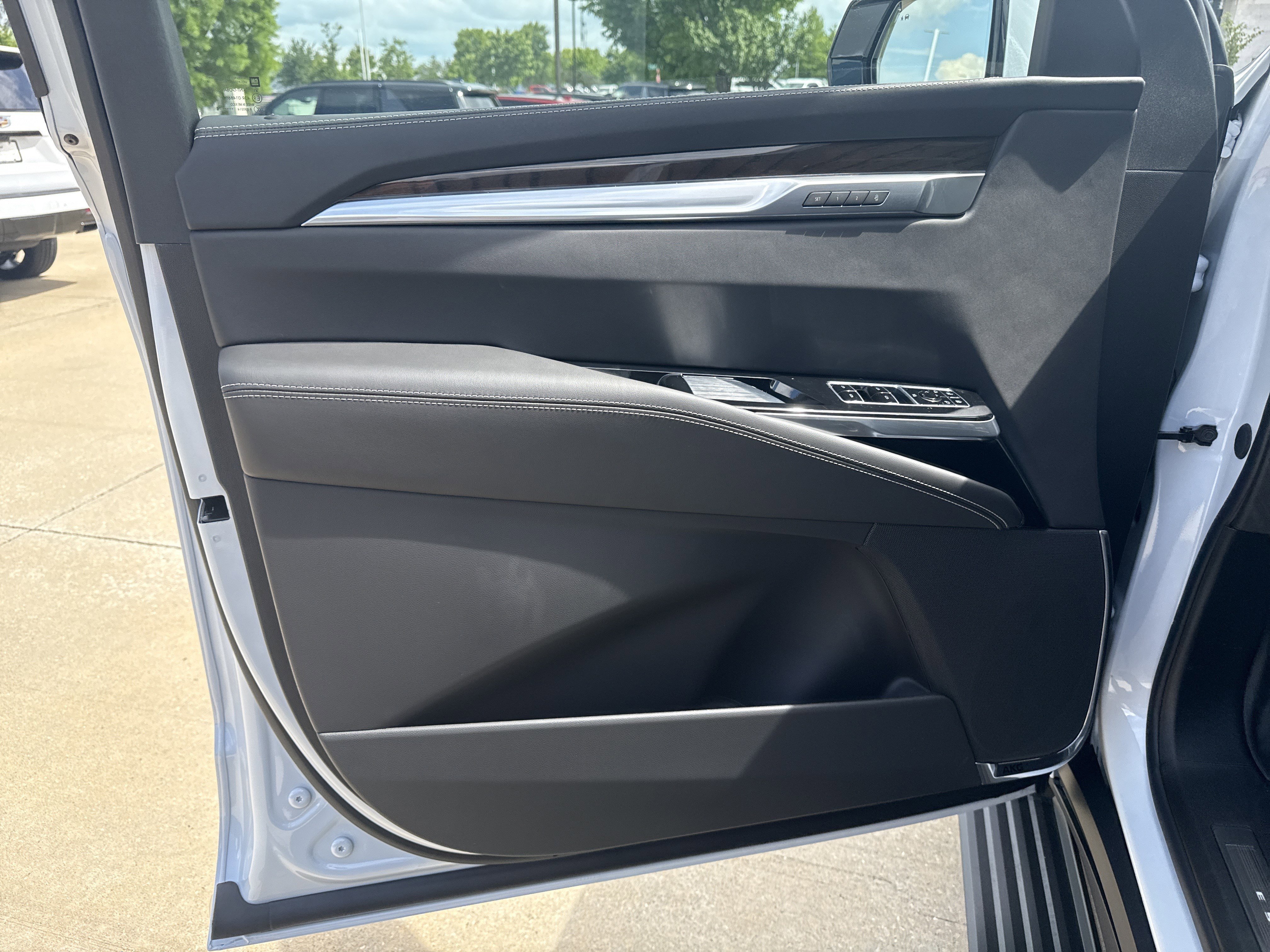 2026 Cadillac Escalade Platinum Luxury - Photo 13