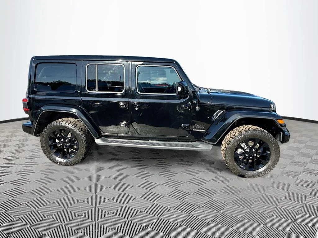 Used 2022 Black Jeep Unlimited Sahara High Altitude image 5