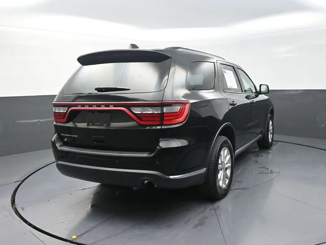 Used 2022 Black Dodge SXT image 9