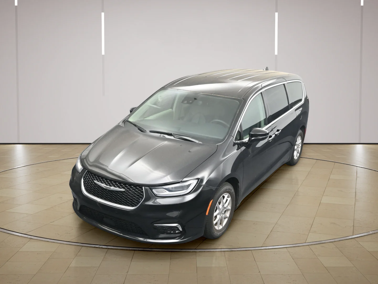 Used 2023 Brilliant Black Crystal Pearlcoat Chrysler Touring L image 32