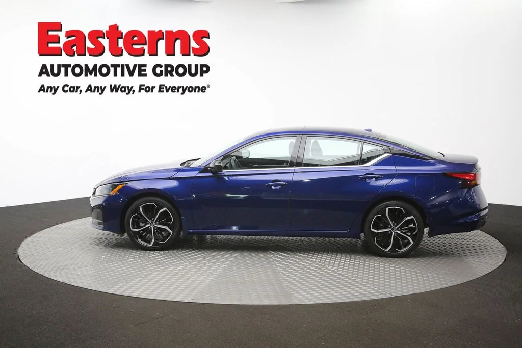Used 2024 Blue Nissan 2.5 SR image 62
