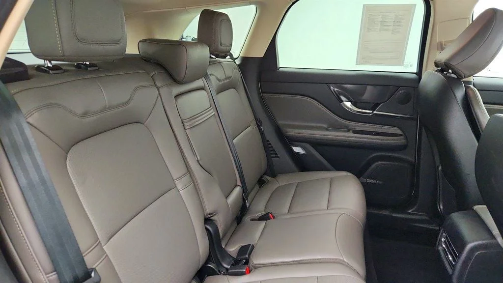 Used 2023 Pristine White Metallic Tri-Coat Lincoln Standard AWD w/ Equipment Group 101A and Co-Pilot360 Vision image 23