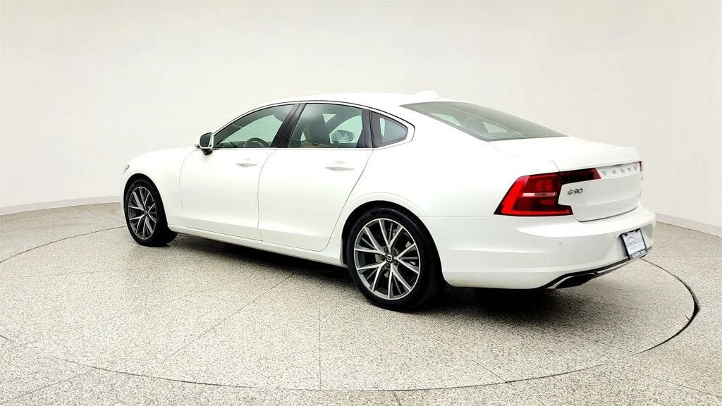Used 2017 Crystal White Pearl Volvo T6 AWD Momentum w/ Vision & Momentum Plus Package image 7