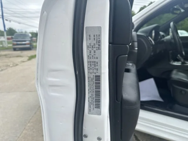 Used 2019 White Jeep Overland image 37