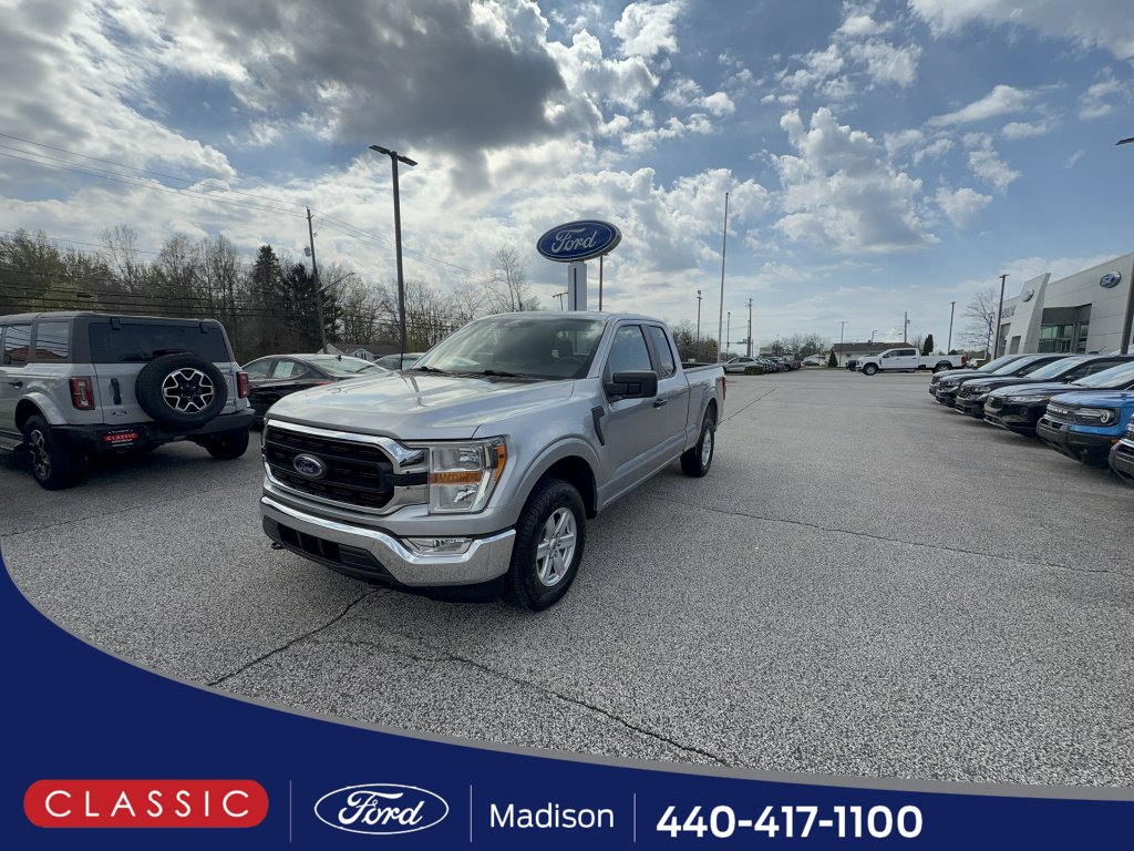 Certified Used 2022 Iconic Silver Ford XLT image 1
