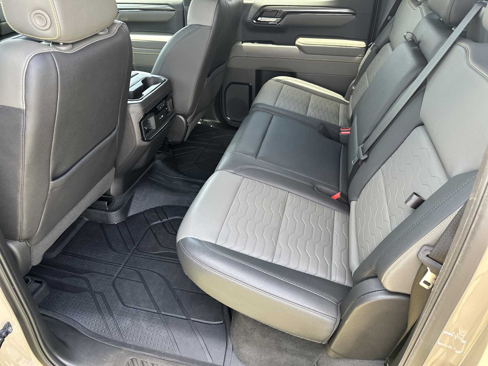 2023 Chevrolet Silverado 1500 ZR2 - Photo 23
