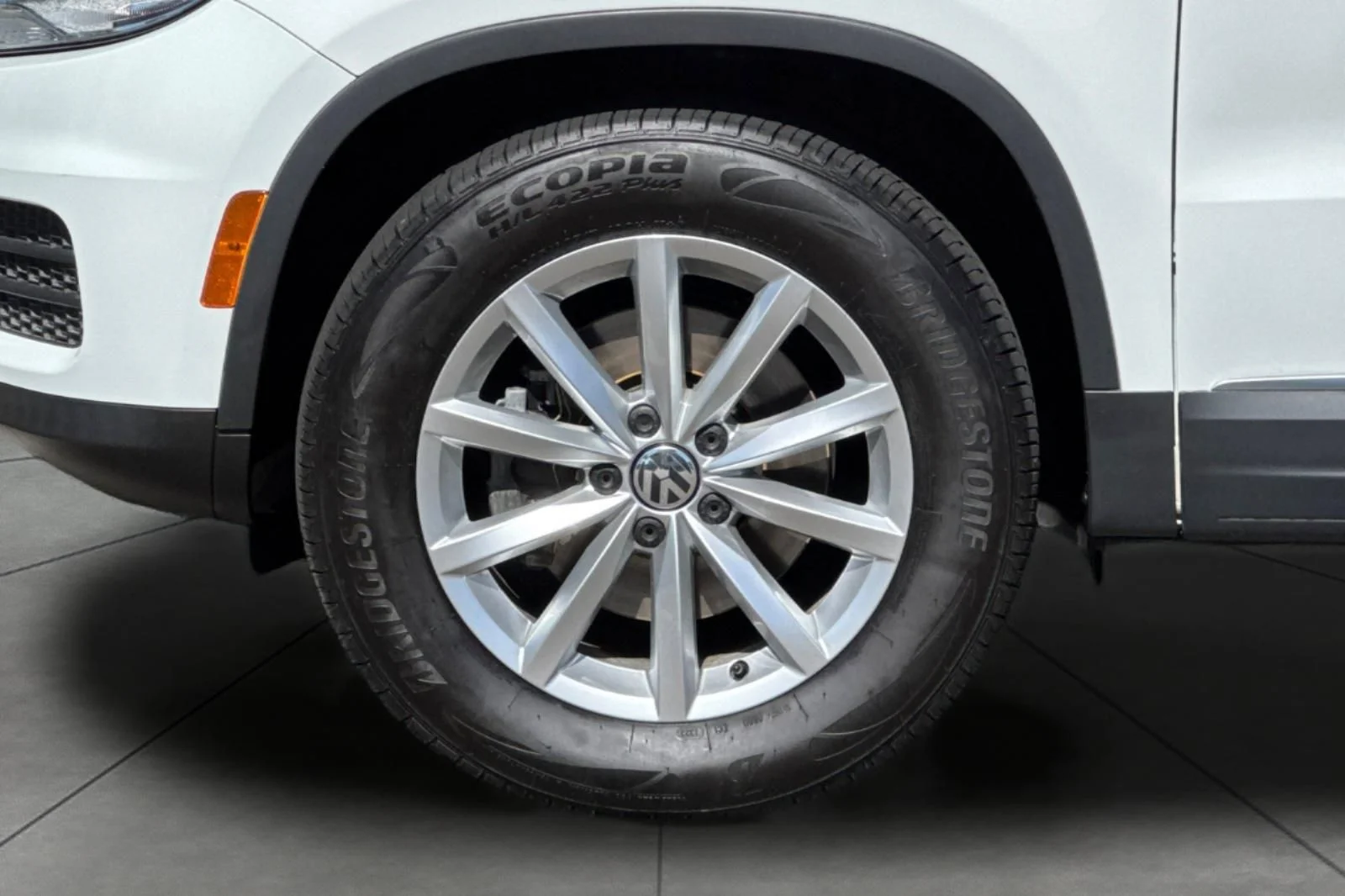 Used 2017 White Volkswagen 2.0T Wolfsburg Edition image 13