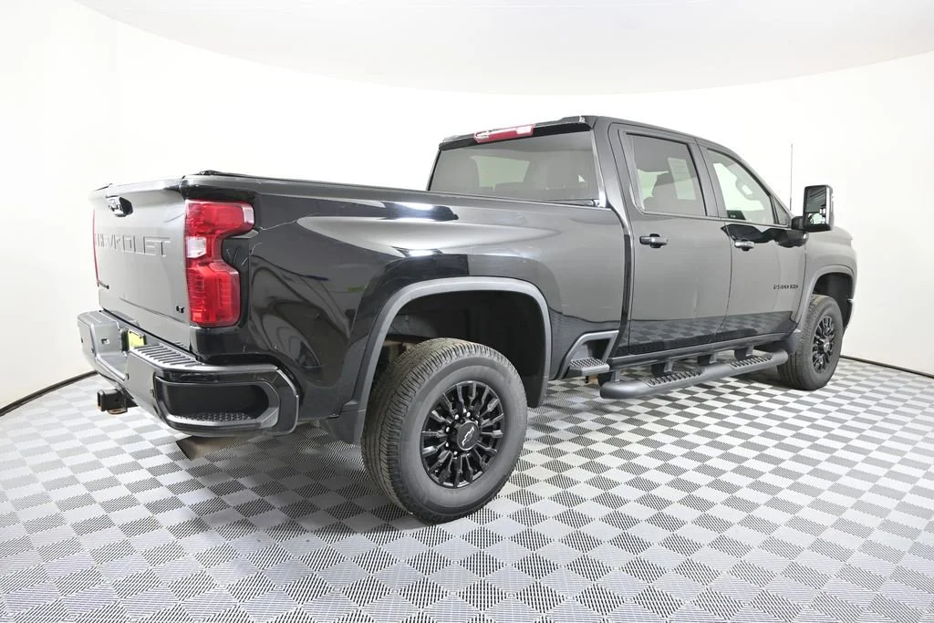 Used 2021 Black Chevrolet LT image 7