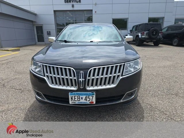 Used 2011 Black Lincoln Base image 8