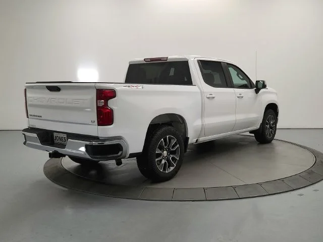 Used 2023 White Chevrolet LT image 8