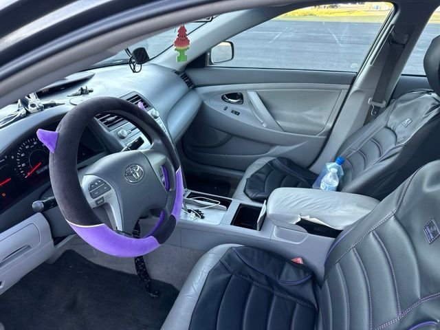 Used 2010 Gray Toyota LE image 9