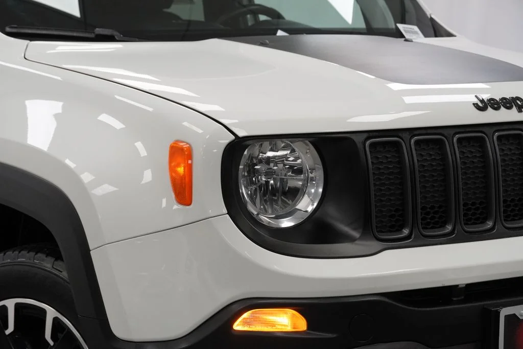 Used 2023 White Jeep Trailhawk image 5