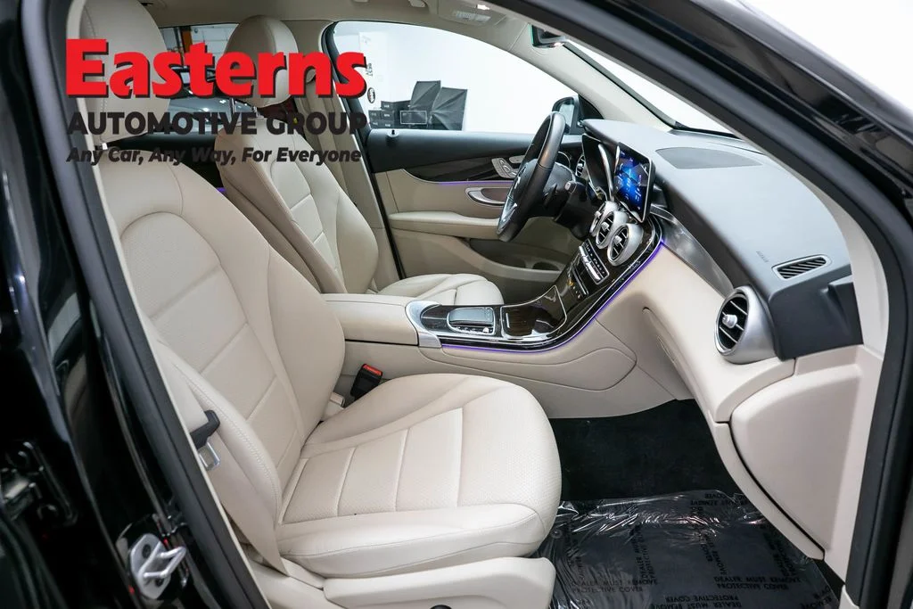 Used 2022 Black Mercedes-Benz GLC 300 image 25