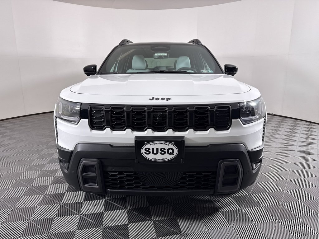 New 2026 Bright White Clear-Coat Exterior Paint Jeep Overland image 2