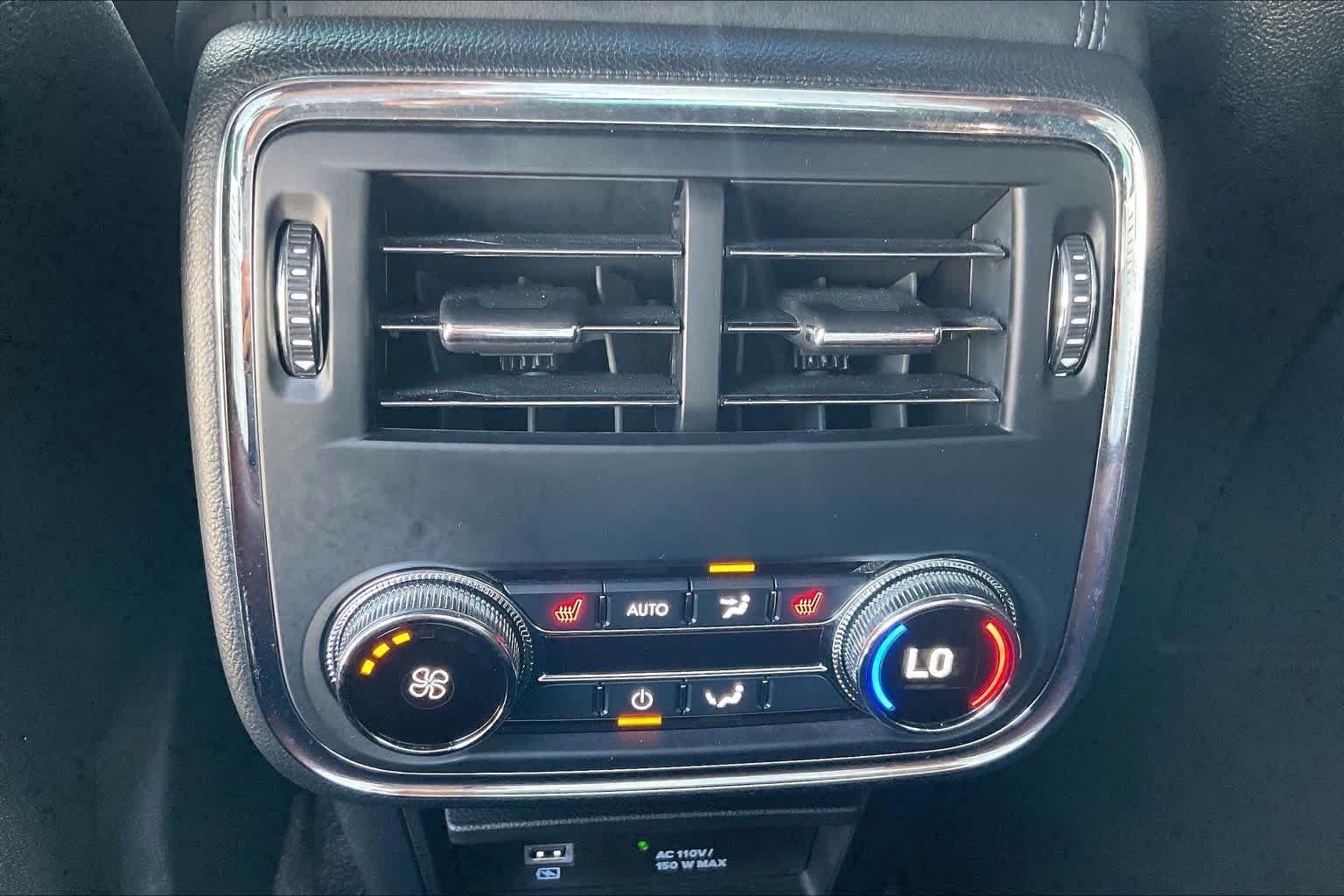 Used 2018 White Platinum Tri-Coat Lincoln Reserve image 30
