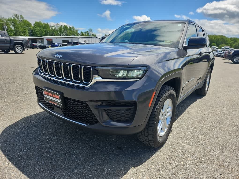2022 Jeep Grand Cherokee Laredo 4x4's photo