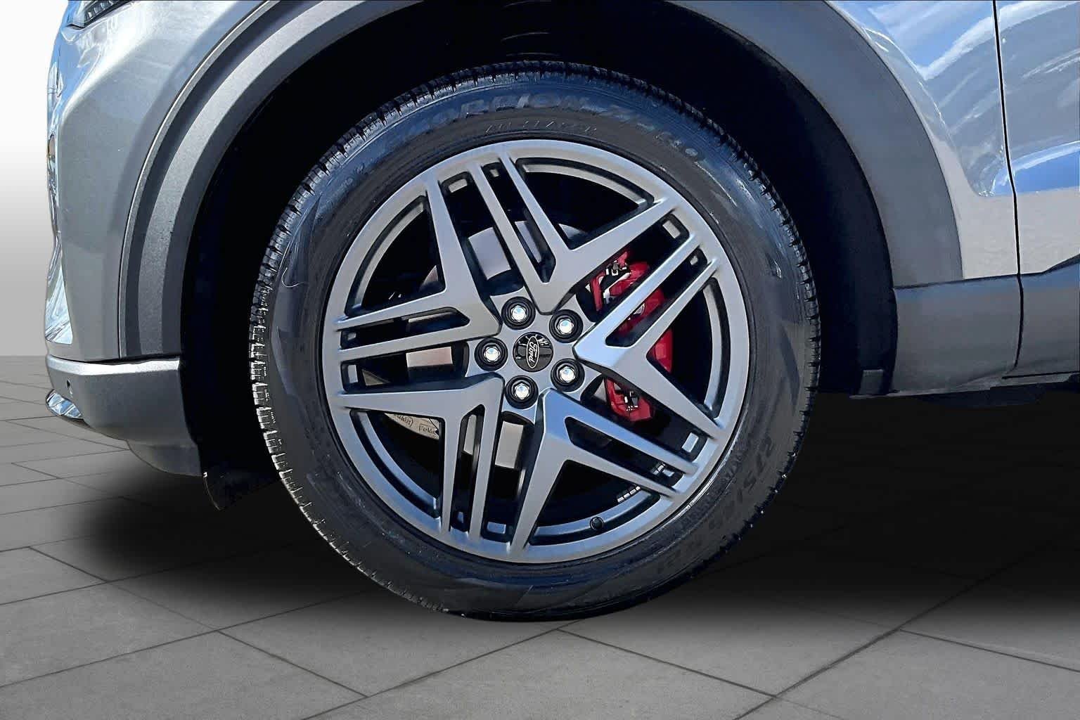 Used 2025 Carbonized Gray Ford ST-Line image 11