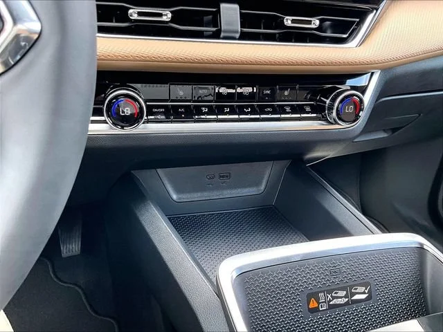 New 2027 Mosaic Black Metallic Chevrolet ACTIV image 16