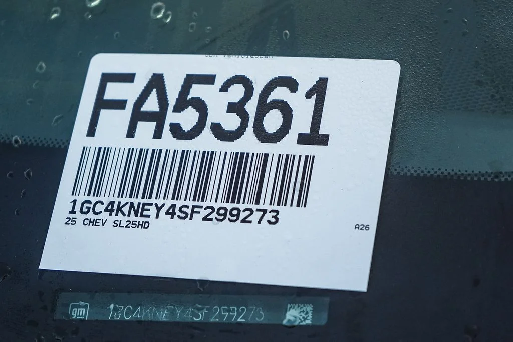 Used 2025 White Chevrolet LT image 28
