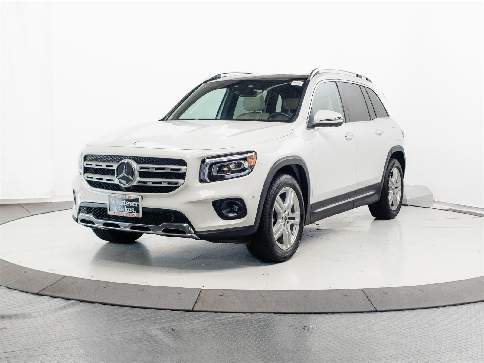 Used 2021 White Mercedes-Benz GLB 250 image 3