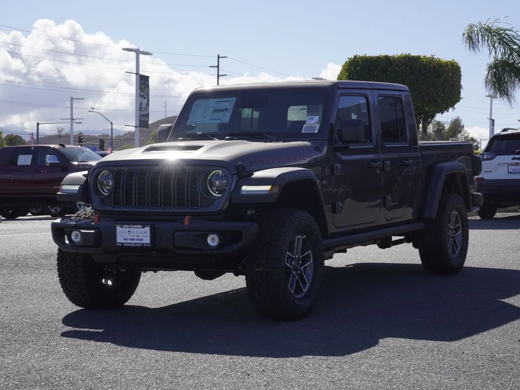 New 2026 Granite Crystal Metallic Clear-Coat Exterior Paint Jeep Mojave image 7