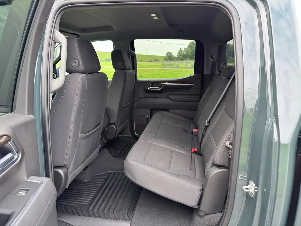 Used 2025 Cypress Gray Chevrolet LT image 28