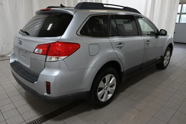 Used 2012 Silver Subaru 2.5i image 11
