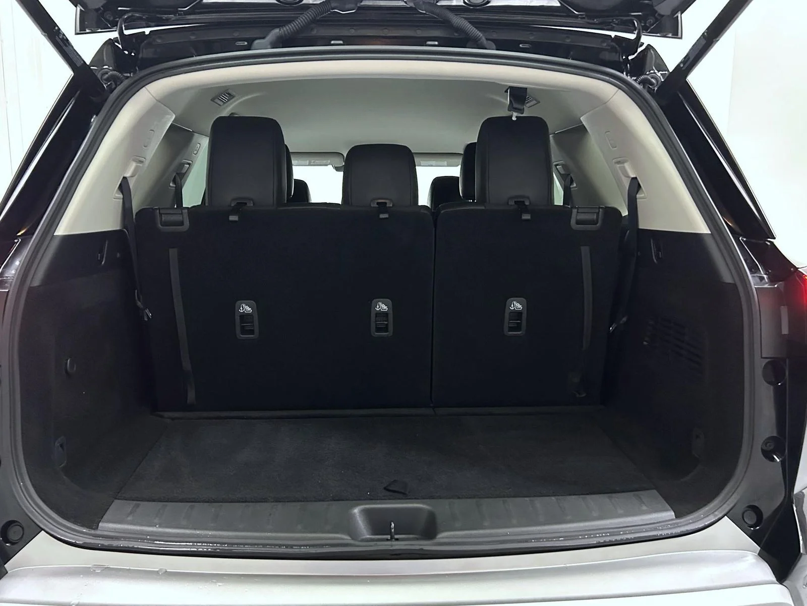 Certified Used 2025 Black Nissan SL image 22