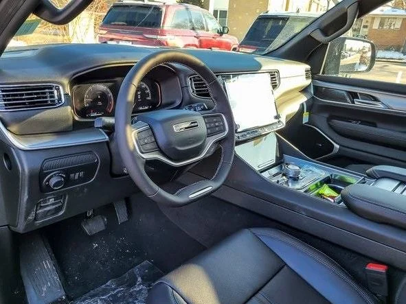 New 2026 High Gloss Black Exterior Paint Jeep Limited Altitude image 10