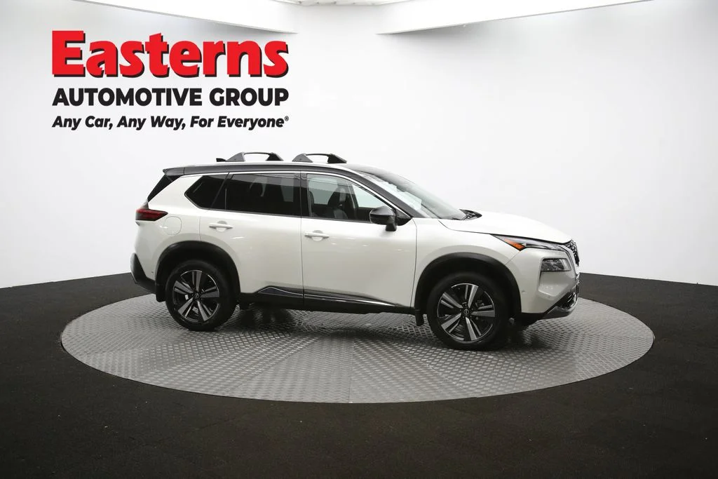 Used 2023 White Nissan SL image 50