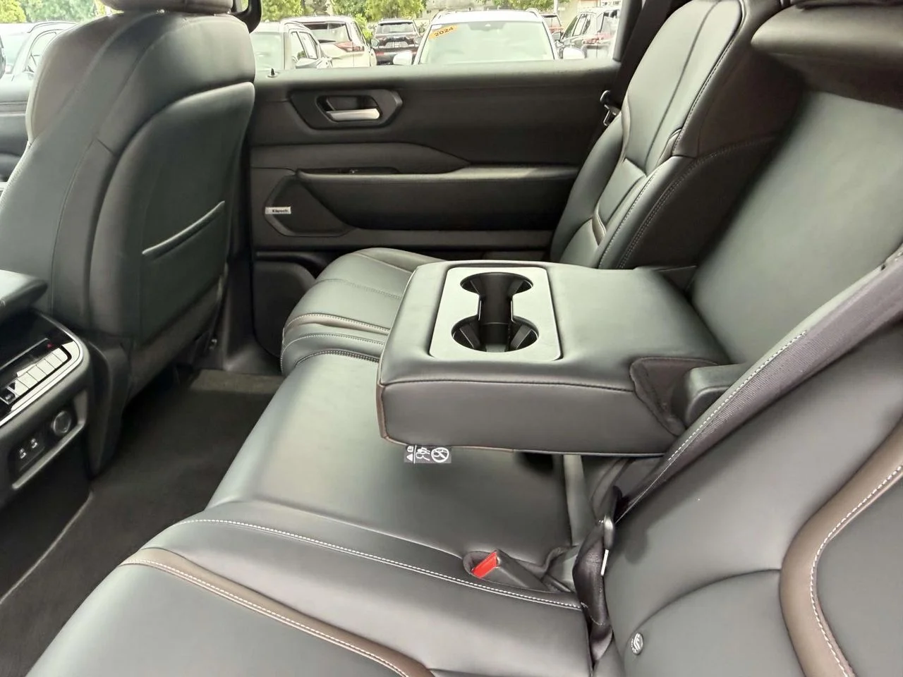 Used 2025 Super Black Nissan SL 4WD image 22