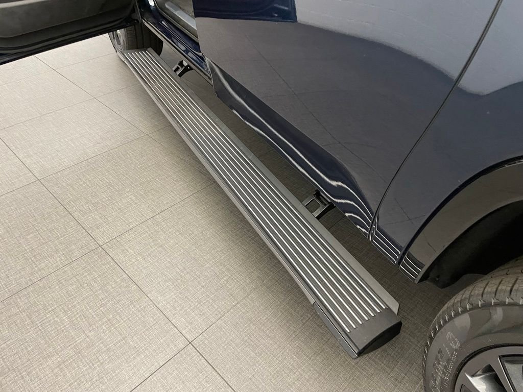 New 2026 Fathom Blue Pearl-Coat Exterior Paint (Late Availability) Jeep Summit Obsidian image 12
