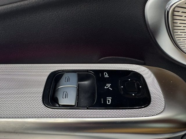 New 2026 MANUFAKTUR Moonlight White Metallic Mercedes-Benz AMG® CLE 53 4MATIC+ Coupe image 38