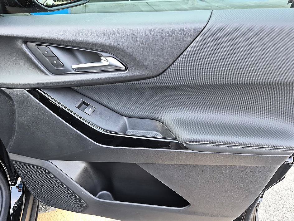 New 2026 Mosaic Black Metallic Chevrolet LT image 31