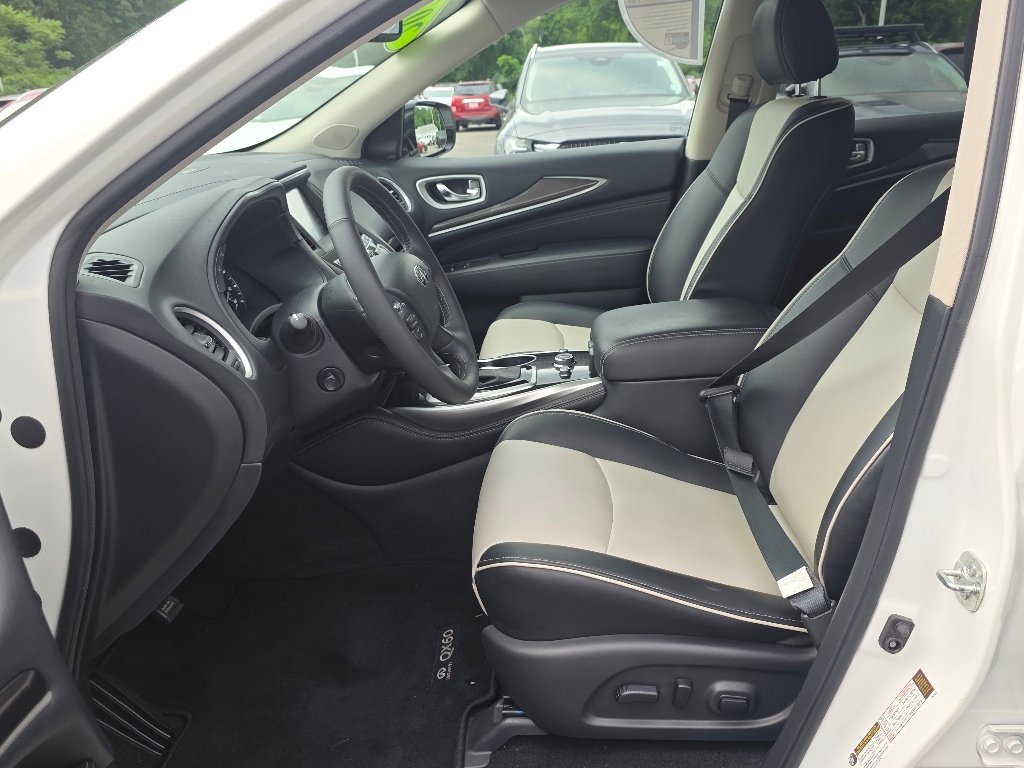 Used 2020 Majestic White INFINITI Signature Edition image 34