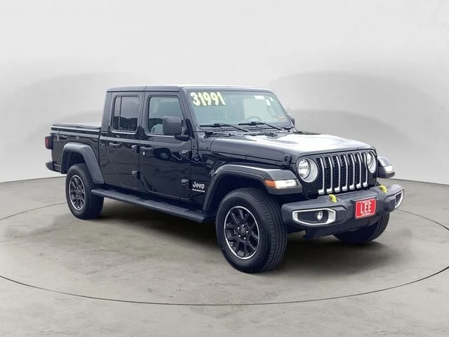 Certified Used 2023 Black Clearcoat Jeep Overland image 7