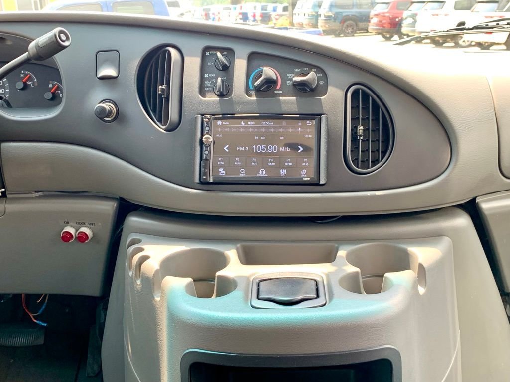 Used 2003 White Ford  image 30