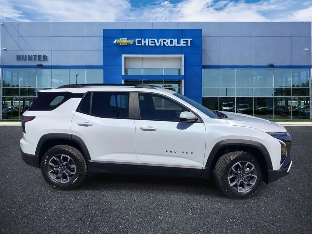 New 2026 Polar White Tricoat Chevrolet ACTIV image 5